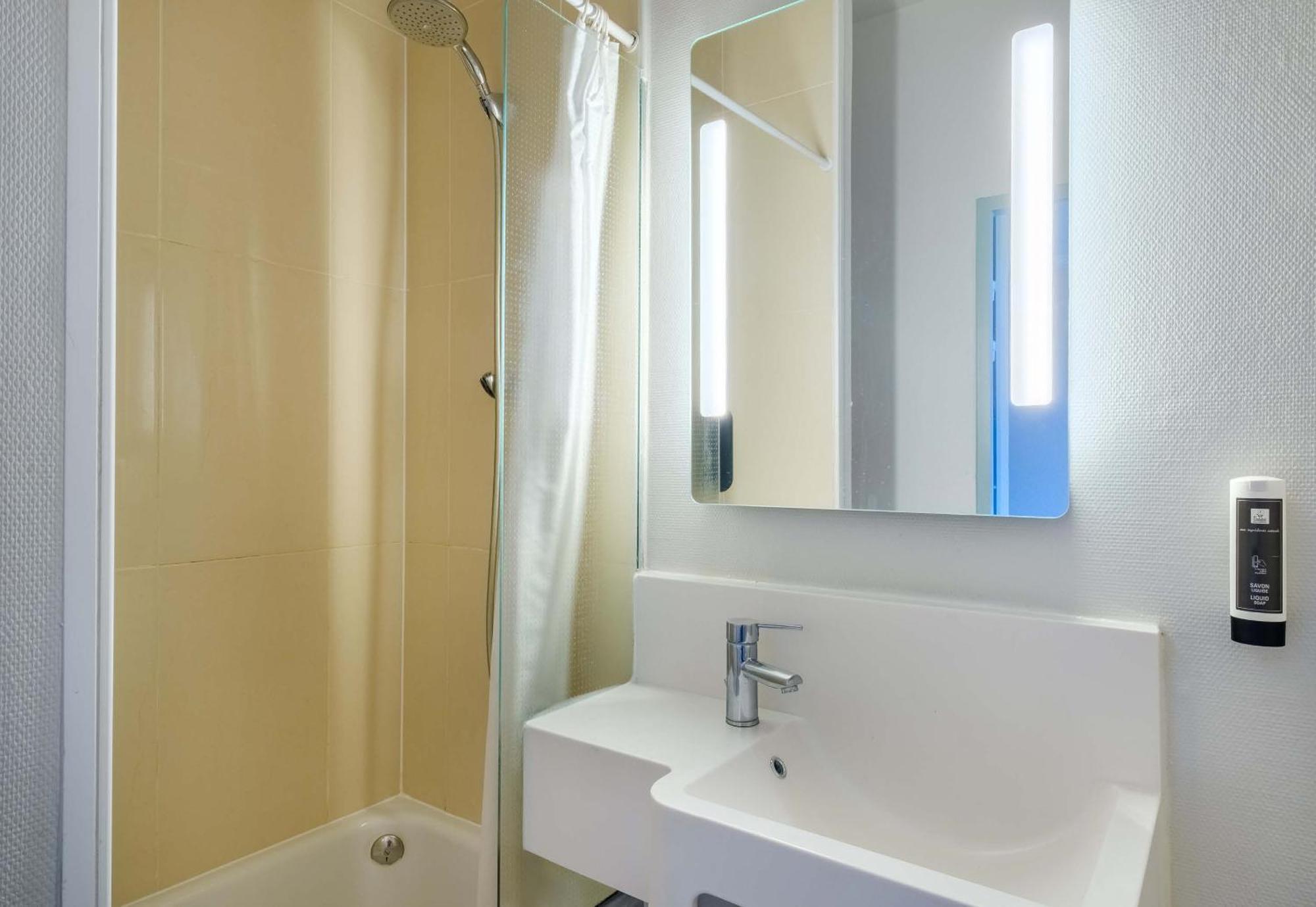 B&B Hotel Villeneuve Loubet Village מראה חיצוני תמונה