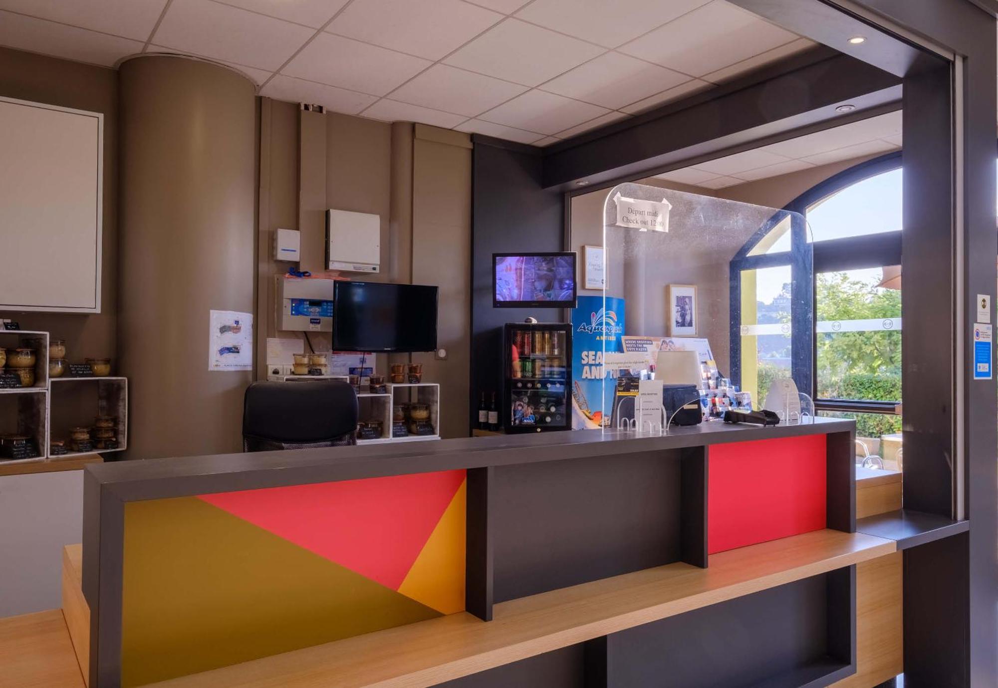 B&B Hotel Villeneuve Loubet Village מראה חיצוני תמונה