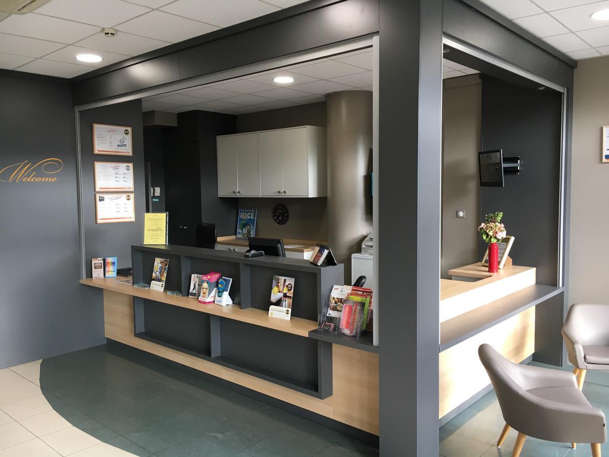 B&B Hotel Villeneuve Loubet Village מראה חיצוני תמונה